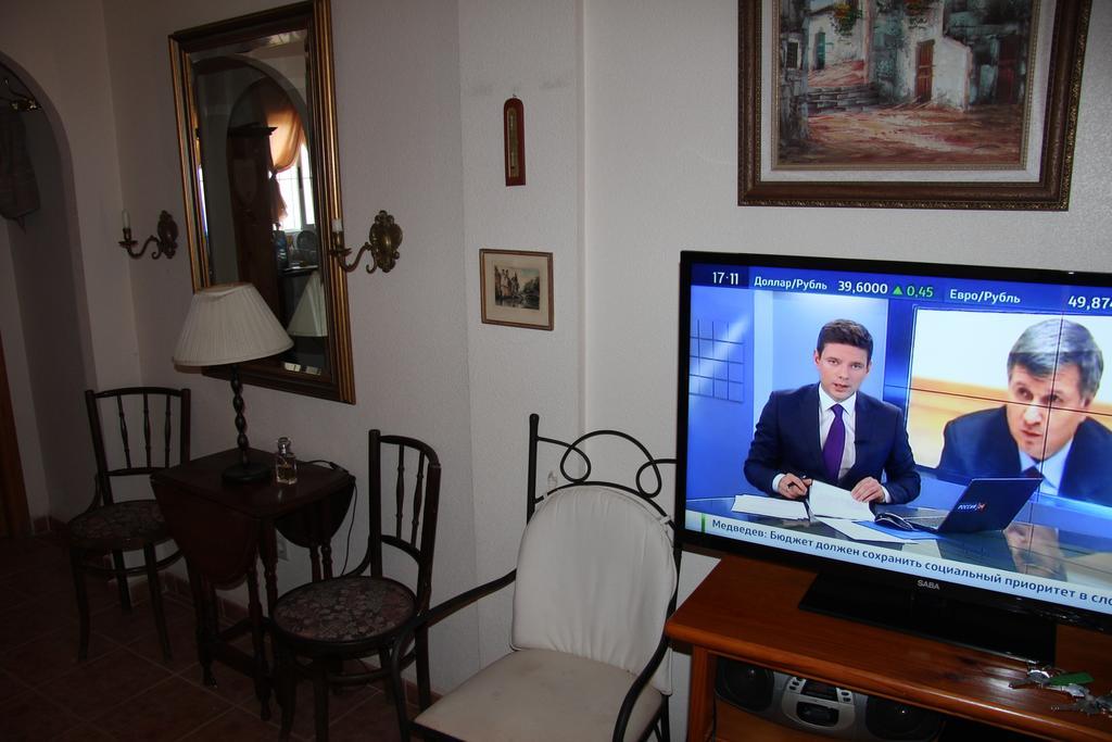 Holiday Home Torre De Pisa Torrevieja Rom bilde